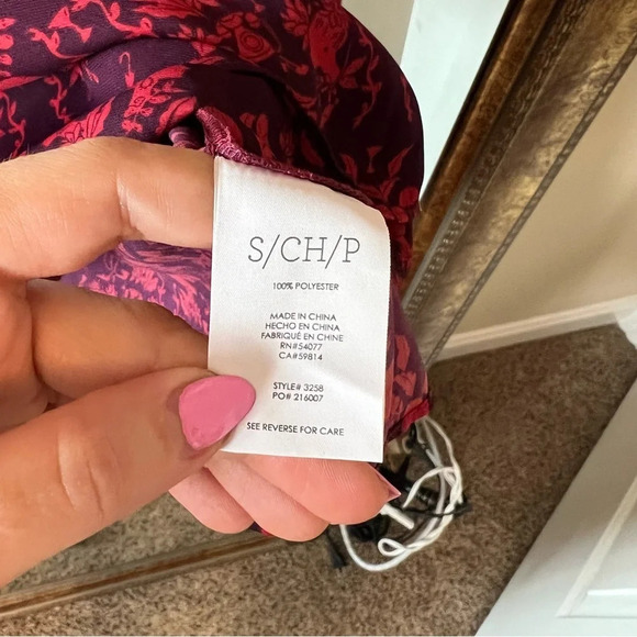 Cabi Cameo Female Portrait Print Tank Top - Picture 7 of 7